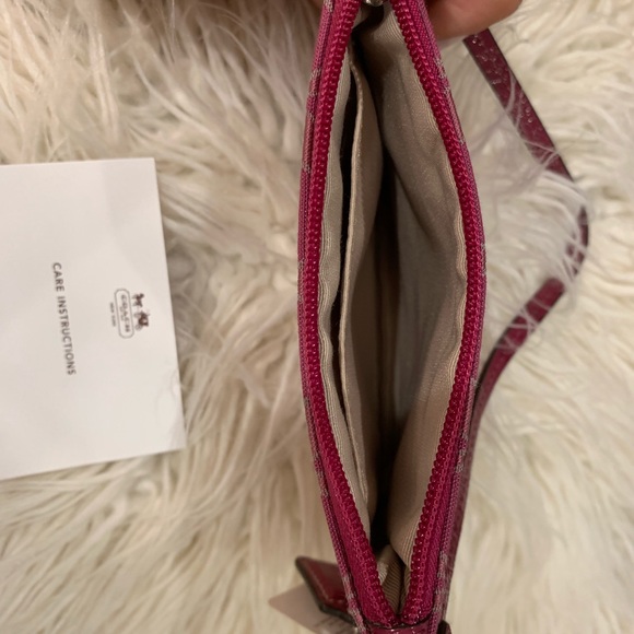 🌸Coach Wristlet🌸 - Picture 5 of 5